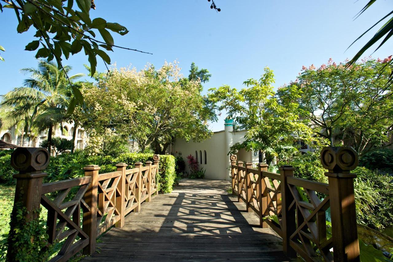 โพรมิสแลนด์ รีสอร์ท&ลากูน โซ่วเฟิง ภายนอก รูปภาพ The bridge leading to the lighthouse