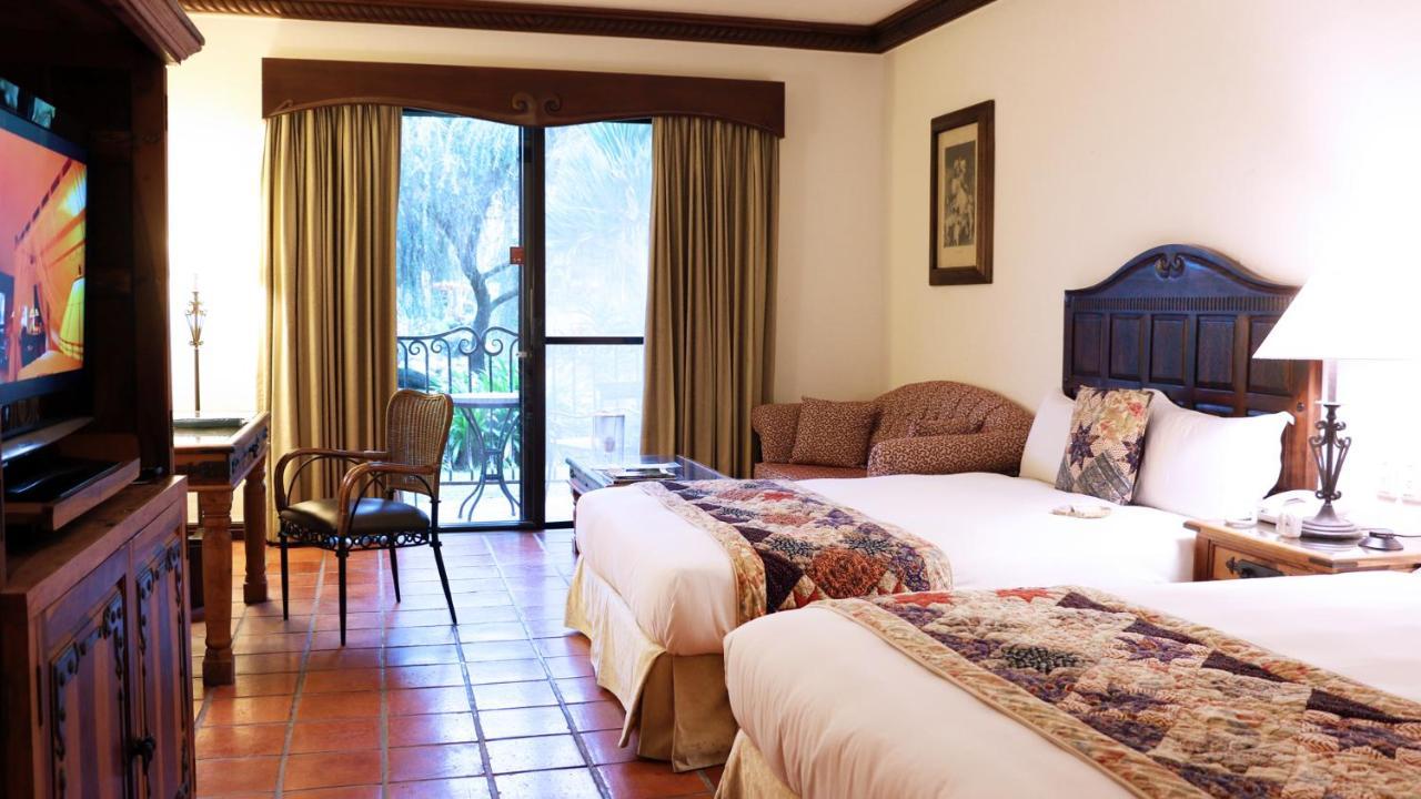 โพรมิสแลนด์ รีสอร์ท&ลากูน โซ่วเฟิง ภายนอก รูปภาพ A room at the Hotel Las Alamandas